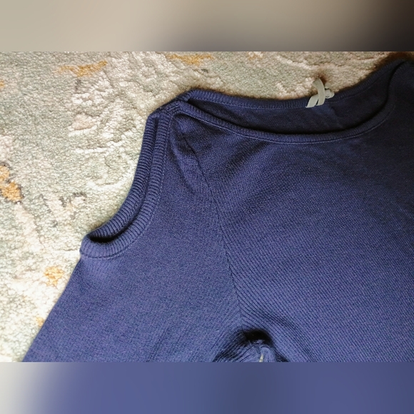 Anthropologie | Open-Shoulder 3/4 Sleeve Tee | Size XS | Navy - Picture 2 of 5